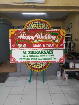 Papan Bunga di Tanduk Ampel