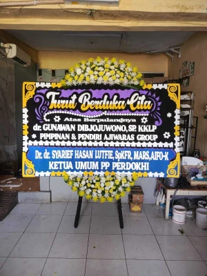 Papan Bunga di Tanduk Ampel